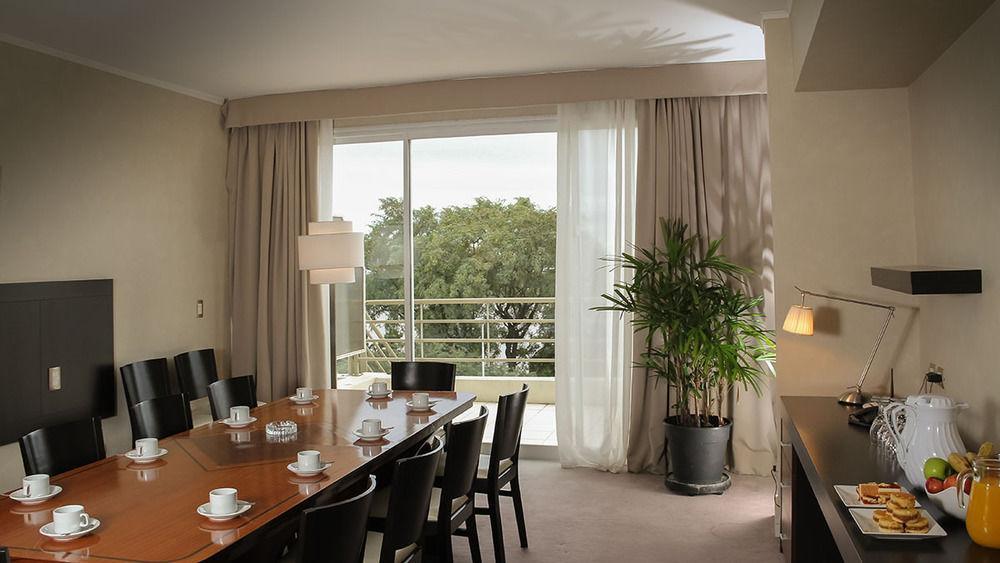 Howard Johnson Plaza Resort & Casino Mayorazgo Parana Exterior photo A suite at the InterContinental